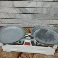 ترازو قدیمی عتیقه 20 کیلو گرم با کفی هم سنگ|کلکسیون اشیاء عتیقه|اصفهان, عاشق‌آباد|دیوار
