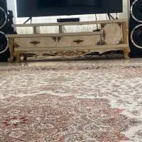 میز تلویزیون طرح سلطنتطی در حد نو