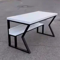 میز تحریر و کامپیوتر