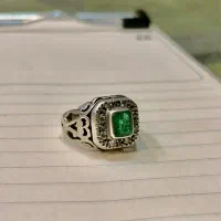 انگشتر زمرد ۱ قیراط