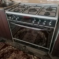فروش یک عدد اجاق گاز طرح فر و یک کمد نوجوان