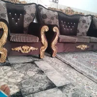 یک دست مبل هفت نفره به همراه میز عسلی