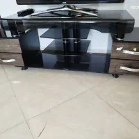 میز تلویزیون شیشه ای