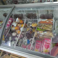 فروشنده با تجربه آقا برای سوپر مارکت