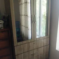 کمد ایستاده