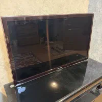 تلویزیون سامسونگ ۴۰ همراه با میز