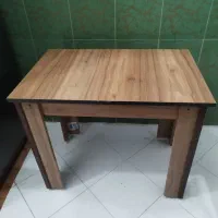 دو میز چوبی کوچک