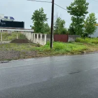 زمین ابتدای ورودی پلت کله براصلی جاده آسفالت