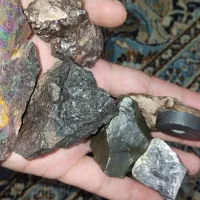 سنگ قیمتی و200گرمی خاک طلا همه باهم 15تومن|جواهرات|زاهدان, |دیوار