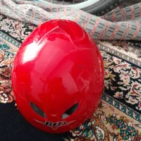 کلاه دوچرخه سواری و موتور آلمانی