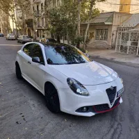 الفارومیو جولیتا ۲۰۱۷ داخل قرمز ۲برگ سند زیر قیمت