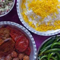 غذا درست میکنم