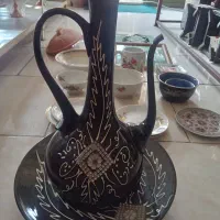 ظروف چینی و شیشه ای بیشترش قدیمی