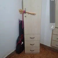 یک عدد کمد ام دی اف تمیز با ۳کشو