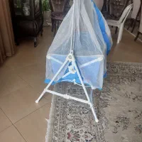 گهواره کودک در حد نو