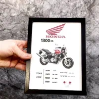 قاب عکس موتور سی بی 1300