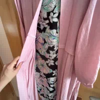 تعدادی لباس زنانه|لباس|اصفهان, رکن الدوله شرقی|دیوار