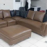 تعدادی دکور و سرشور و صندلی و تخت ماساژ و مبلمان|آرایشگاه و سالن‌های زیبایی|شیراز, باغ تخت|دیوار