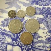 مقداری سکه و اسکناس قدیمی وسریالی
