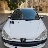 ۲۰۶ صندوقدار V8