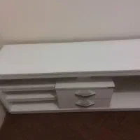 میز تلویزیون در حد نو امیلیون۱۰۰