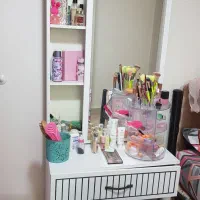 میز ارایش ایینه دار