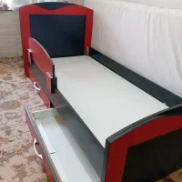 تخت خواب تمیز ودر حد نو|تخت و سرویس خواب|شیراز, کفترک|دیوار