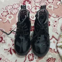 کفش بچگانه خیلی شیک دوبار استفاده شده نو هست