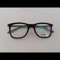 قاب عینک نو استفاده نشده
