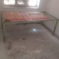 تخت آهنی
