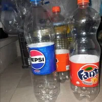 بطری خالی نوشابه|ظروف نگهدارنده، پلاستیکی، یکبارمصرف|رودسر, |دیوار