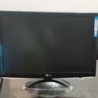 دو عدد مانیتور کامپیوتر