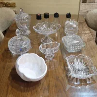 تعدادی ظروف پذیرایی