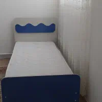 تخت نوجوان