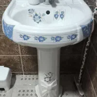 روشویی پایه دار به همراه شیراهرمی