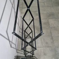 پایه استند فلزی گلدان ـ بند چرمی آویز شلوار|گل و گیاه طبیعی|تهران, مجیدآباد|دیوار