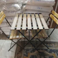 میز و صندلی چوبی