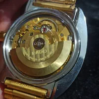 ساعت رادو|ساعت|ری, شهید غیوری (ابن باویه)|دیوار