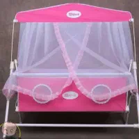 گهواره نوزاد و روروئک سالم