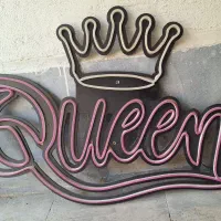 تابلو نئون کویین queen|ریسه و چراغ تزئینی|قدس, شهر‌قدس|دیوار