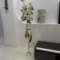 گلدان با گل