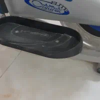 دوچرخه ثابت یا اسکی فضایی محکم در حد نو