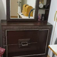 میز آرایش و تخت دو نفره به همراه تشک خوشخواب