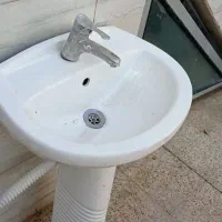 رو شویی در حد نو با شیر اهرمی|لوازم سرویس بهداشتی|خرمآباد, |دیوار