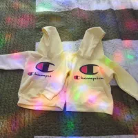 دوعدد هودی نو