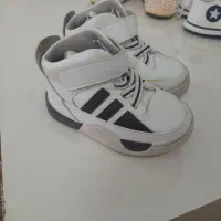 کفش .پاپوش.شلوار لی .لباس بچگانه