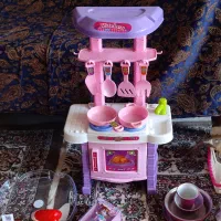 تعدادی  اسباب بازی بچگانه سالم سالم