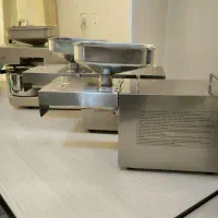 دستگاه روغن گیری مدل۷۵۰plusو آسیاب پرقدرت مدل2000A