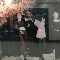 مانکن درختچه شکوفه پرده حریر و...