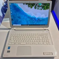 لپتاپ سفید رنگ Core i7 مشابه نو باگارانتی